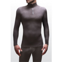 الجزء العلوي من الملابس الداخلية الحرارية من microfleece للرجال ناعم ودافئ.