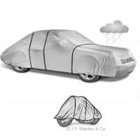 غطاء سيارة مقاوم للماء يحمي المركبات من الطقس الرطب.