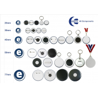 Badges, spejle, nøgleringe og medaljer lavet af et Enterprise-produkter badge-sæt.