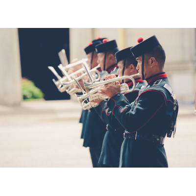 una banda de música tocando instrumentos de Westminster por BBICO