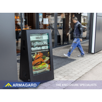 Papan tanda digital A-frame outdoor digunakan di luar restoran.