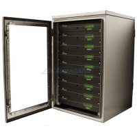 Waterdichte rack mount kast met deur open tonende servers